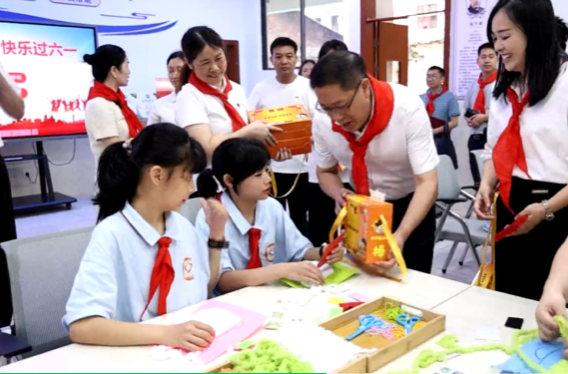 蒋崇华向子顺“六一”前夕看望慰问少年儿童并调研未成年人保护工作