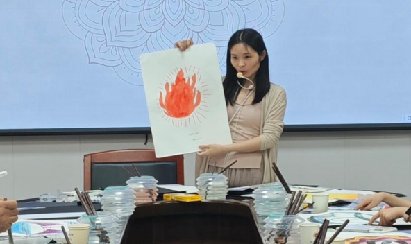 “重华·润德” 以画为镜安自我——祁阳二中开展教师曼陀罗减压工作坊