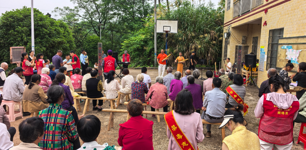 移风易俗树新风 安全禁毒护家园——祁阳市文联、市禁毒宣教中心“一张网·祁心治”惠民宣传演出走进祝兴村