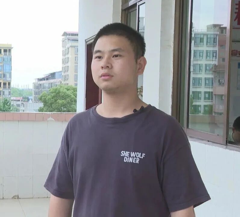 祁阳职中：晚自习后“加一课”   职高少年的大学梦