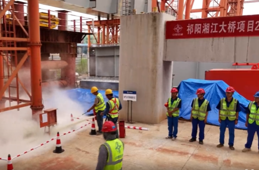 祁阳市浯溪电站坝桥分离湘江大桥工程项目部开展生产安全事故综合应急演练