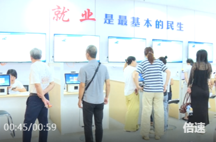 祁阳市人社局举办“百日千万”专项招聘会