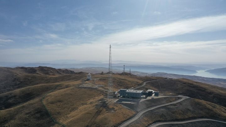 在世界屋脊守护美丽地球——“瓦里关曲线”见证全球气候治理的中国担当