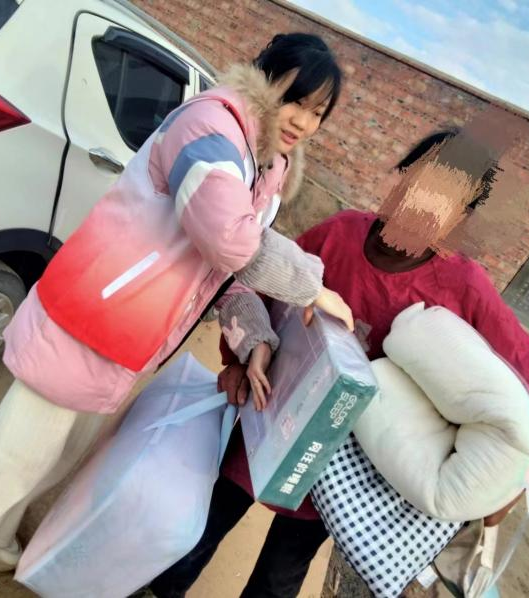 龚家坪镇开展“关爱特殊老人温暖过冬” 志愿服务活动