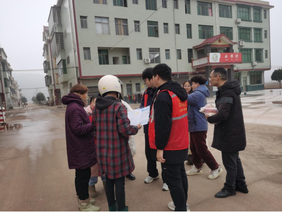 （文明新风在祁阳）黄泥塘镇开展利剑护蕾·青心守护志愿服务行动