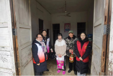 进宝塘镇：新春慰问暖人心