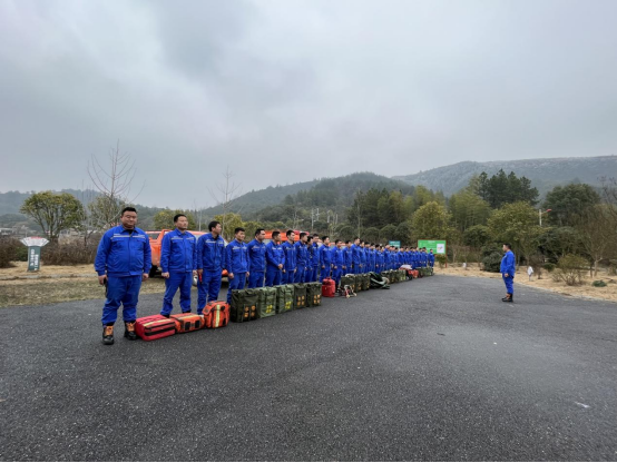祁阳市综合应急救援大队开展2024年春节森林火灾扑救演练