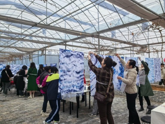 扎就巾帼真风采，染来人医文化魂——祁阳市人民医院举办三八妇女节扎染活动