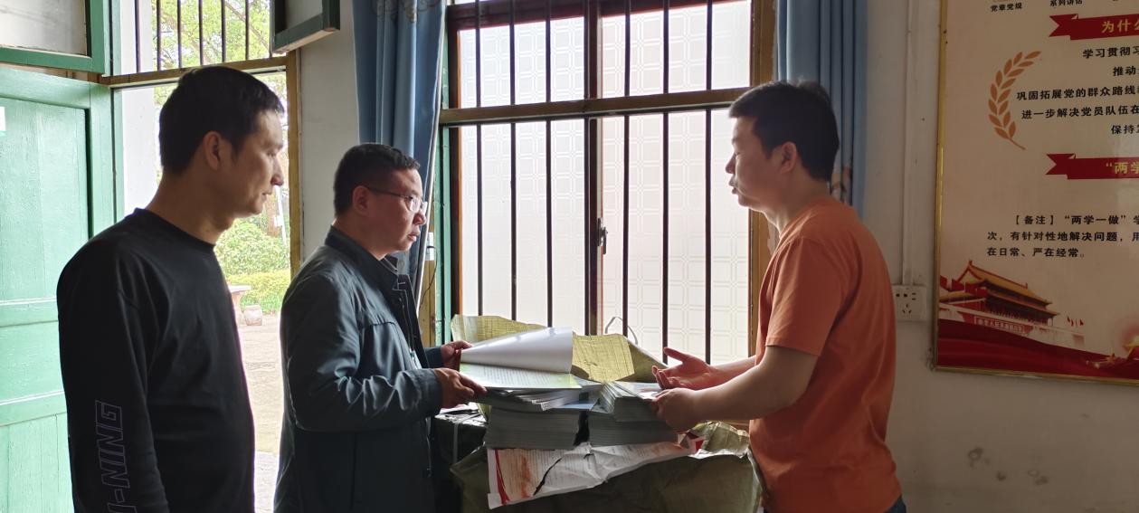浯溪国家湿地公园管理局：书送爱心  共护湿地家园