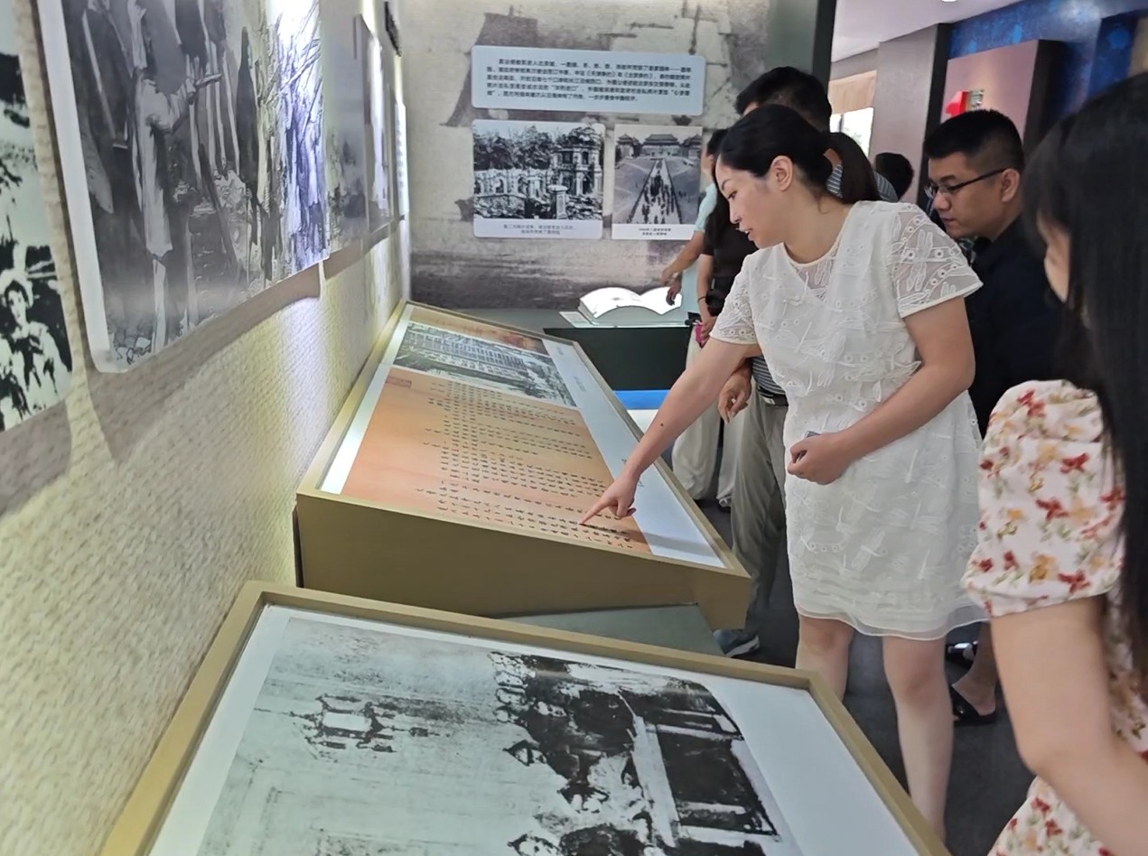 参观禁毒教育基地 共同倡导健康生活