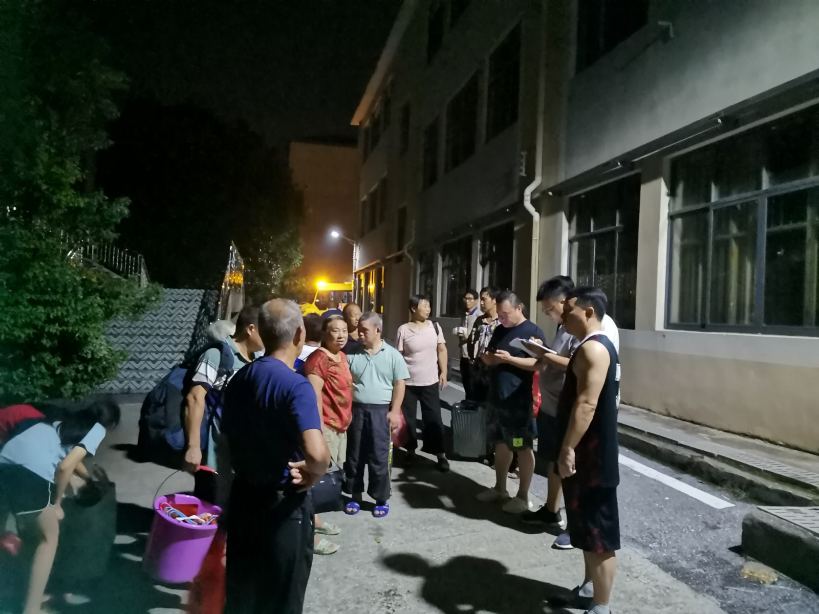 潘市镇教管中心  学校成为受灾群众“最温暖的家”