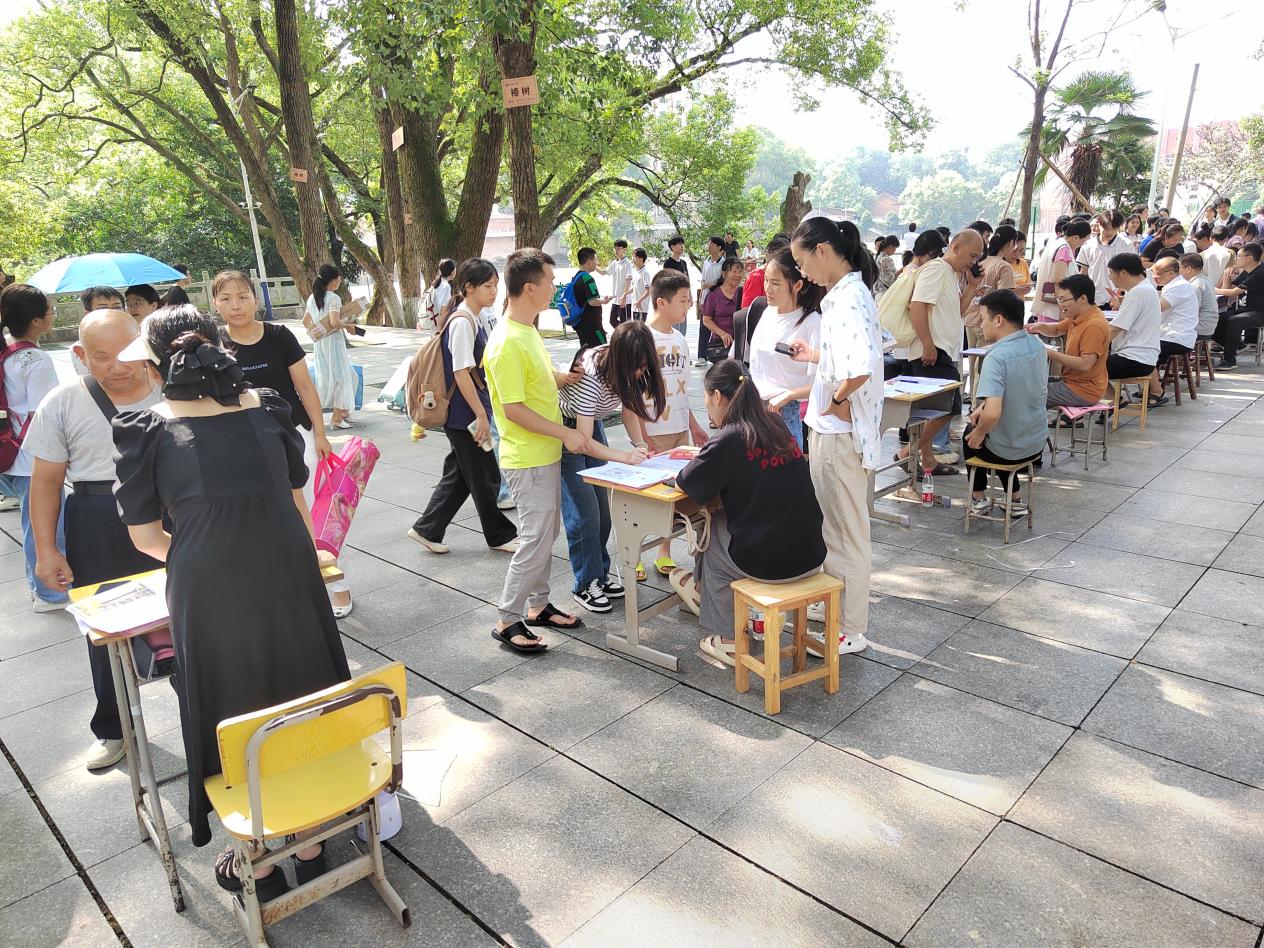 祁阳一中  迎新高一学子 校园焕发青春活力