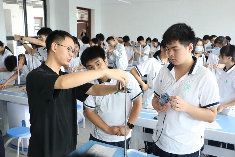 祁阳一中  “特立”科教楼正式投入使用
