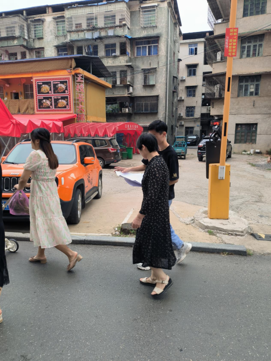 祁阳市林业局开展禁毒民意调查宣传活动