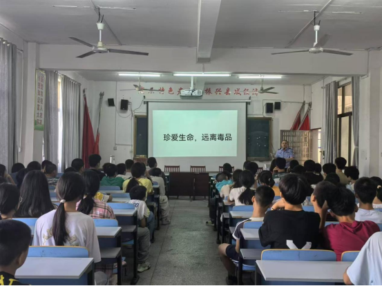 祁阳市观音滩镇开展禁毒宣传进校园活动