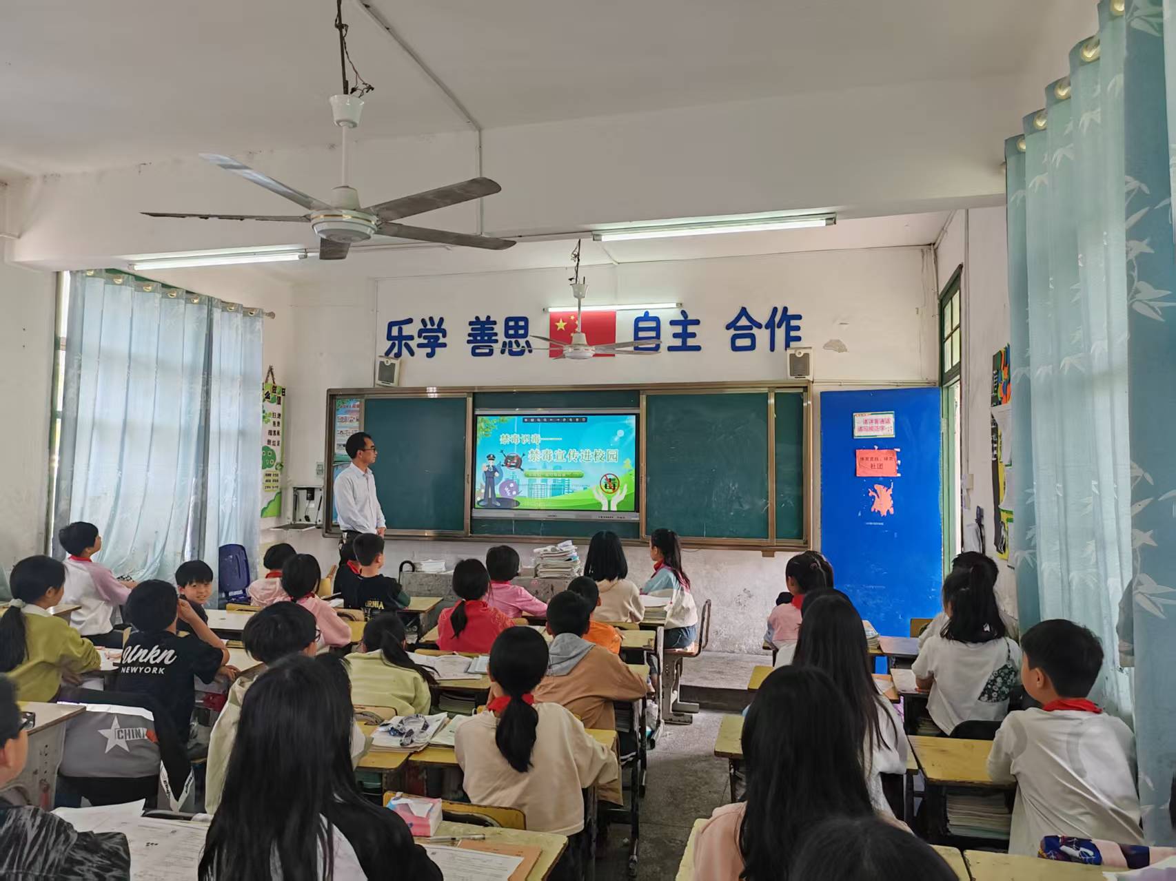白水镇：禁毒宣传“进学校” 守护学生健康成长