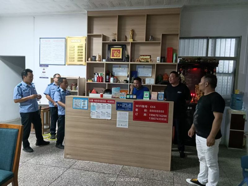 梅溪镇开展中考后社会治安环境集中统一清查行动