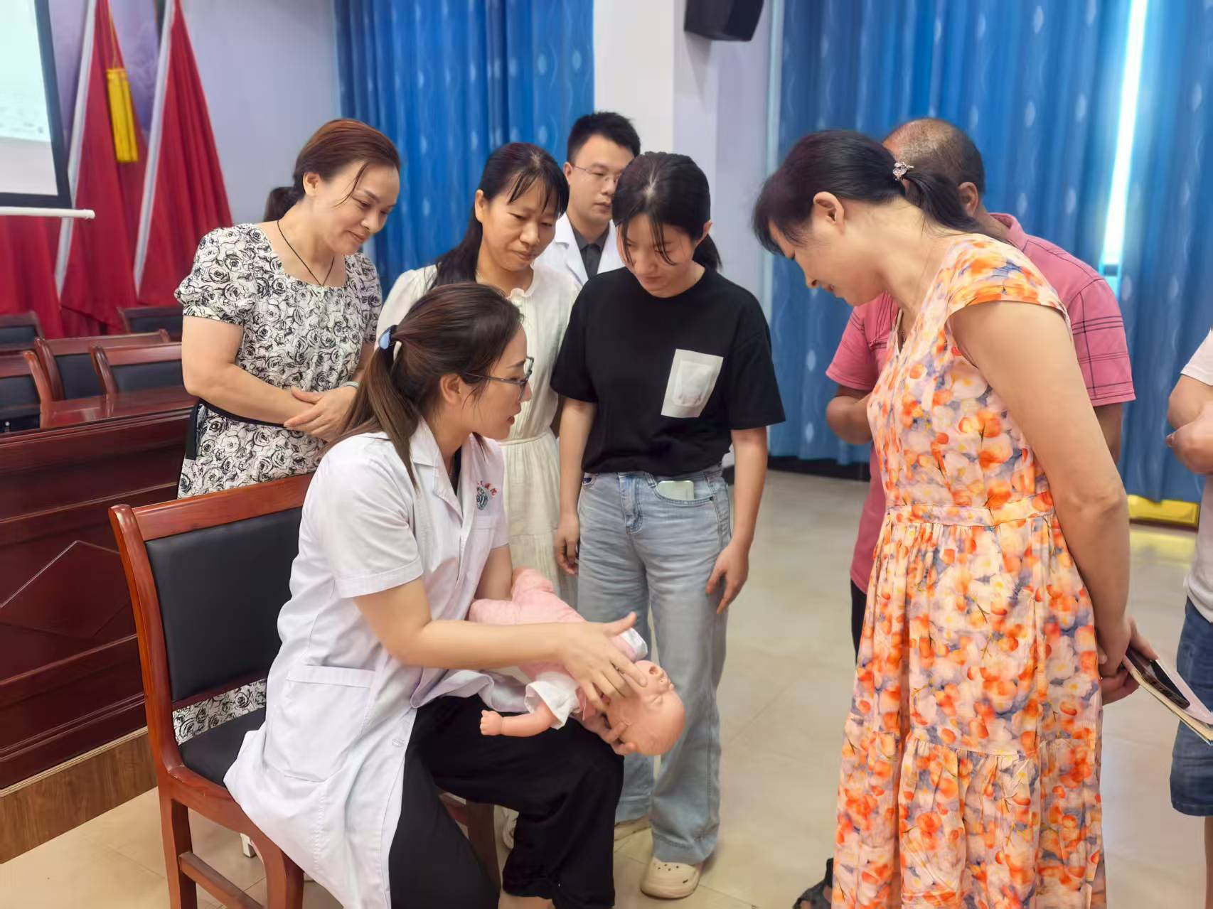 “第一目击者”急救培训全面铺开，逾千名基层骨干掌握生命守护技能