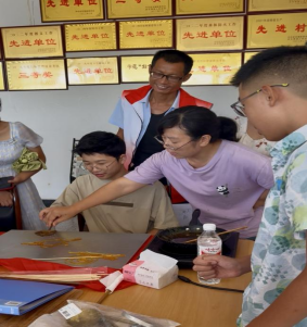 祁阳市进宝塘镇：开展“巧手绘糖画，非遗润童心”儿童主题兴趣活动