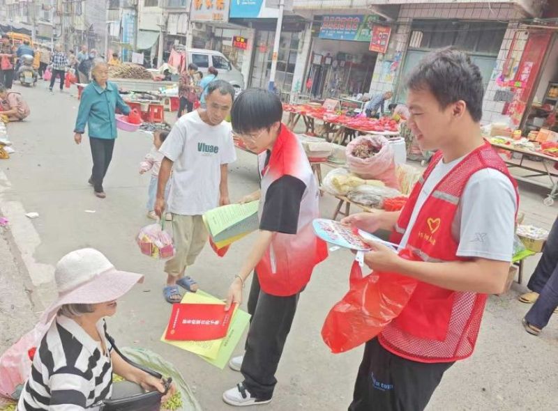 梅溪镇开展2025年民族团结进步暨侨法宣传月活动