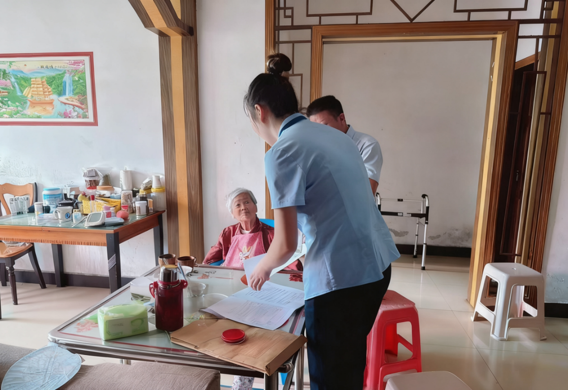 跨区域上门解难题 祁阳不动产登记中心为卧床老人办过户