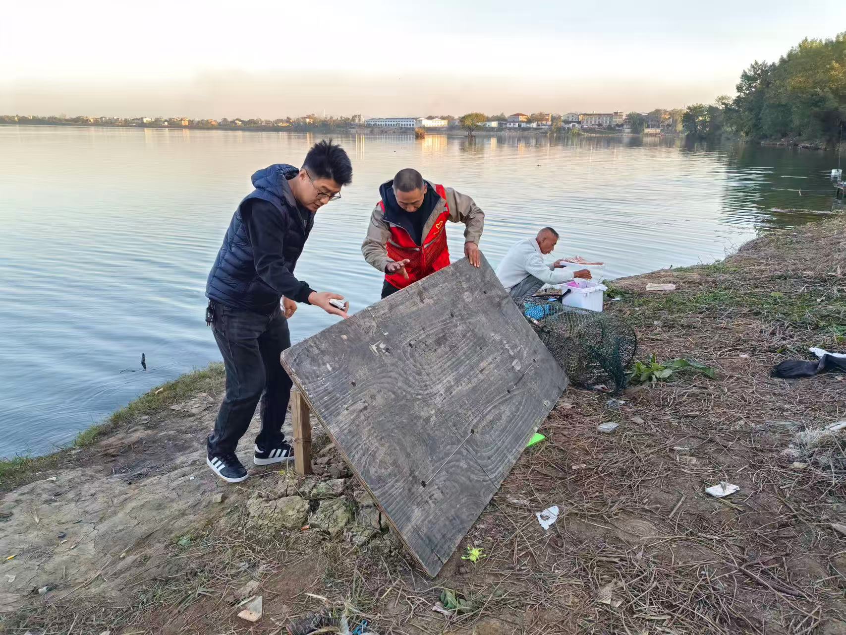 白水镇多措并举开展湘江禁渔“清船、清网、清钓台”三清行动