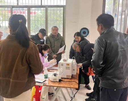 观音滩镇：热血暖寒冬 点滴聚爱心