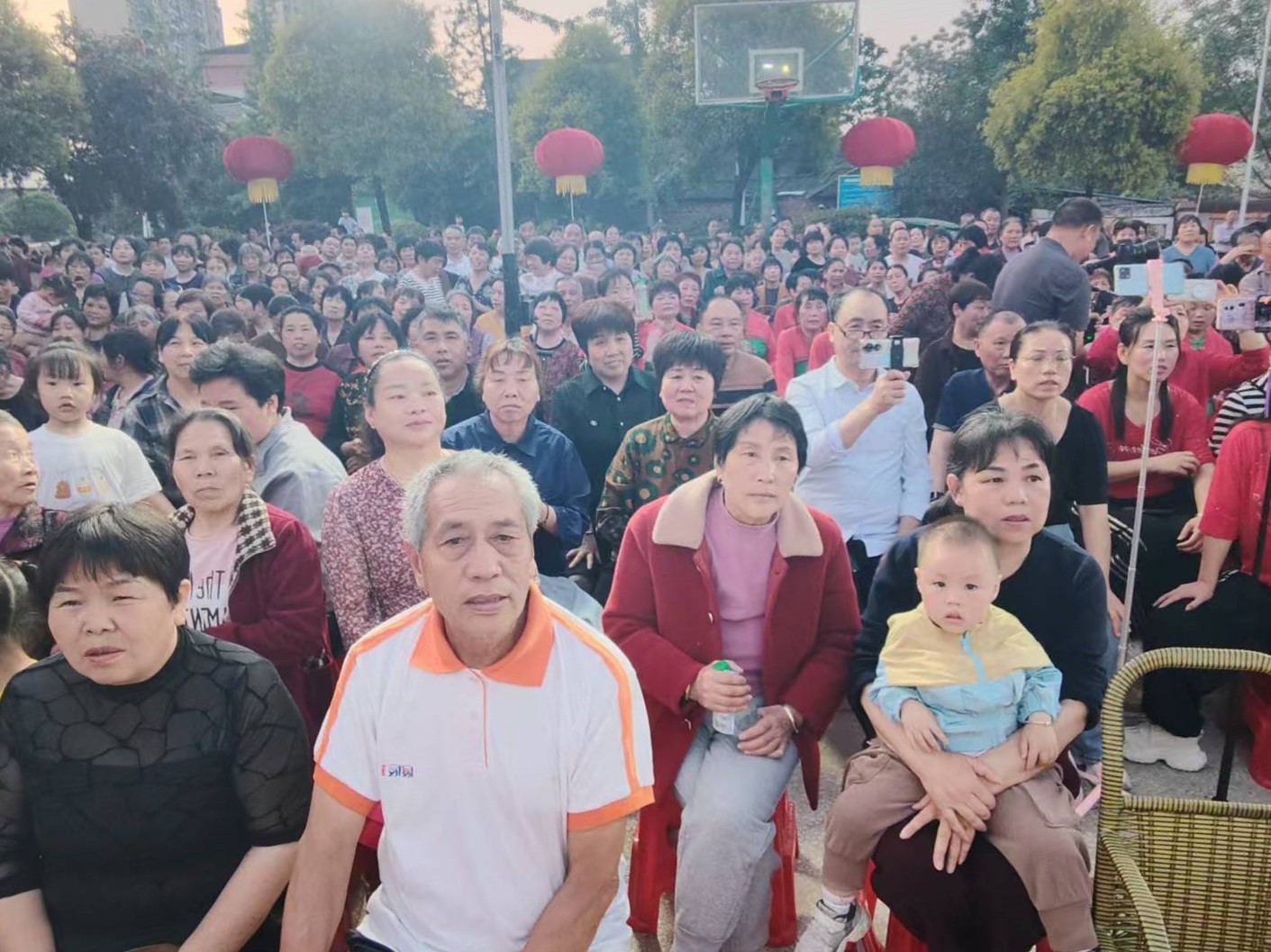 黎家坪镇：直播晚会庆“五一” 情暖“天南地北祁阳人”