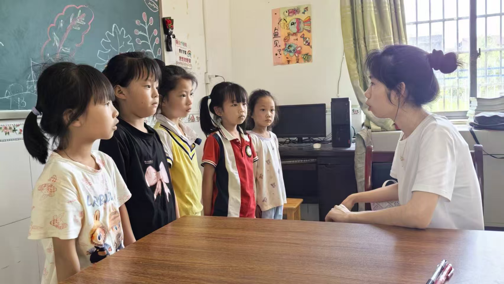 羊角塘镇中心小学开展防性侵安全教育谈话
