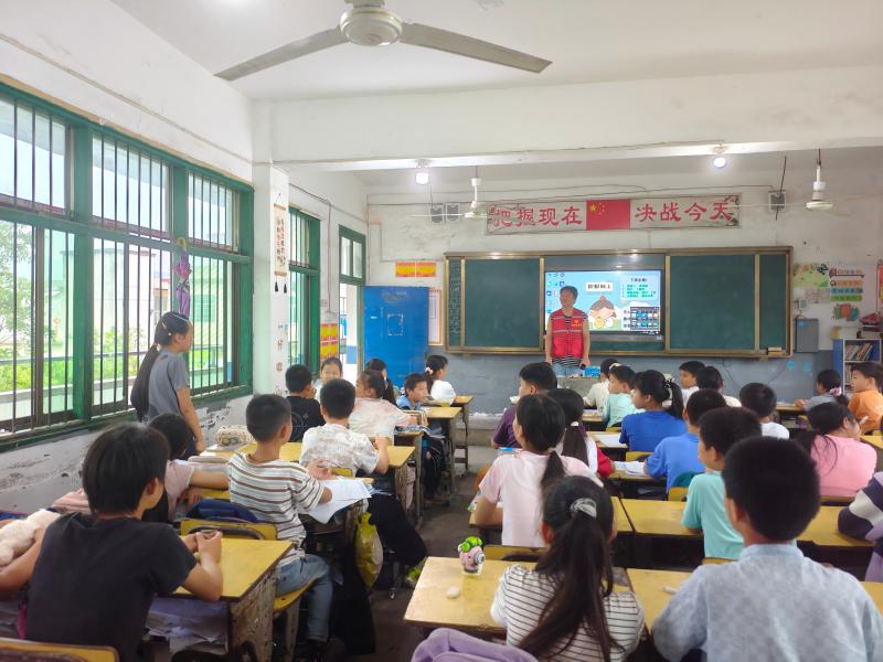 梅溪镇开展禁毒防溺水校园宣讲 守护 青少年健康成长